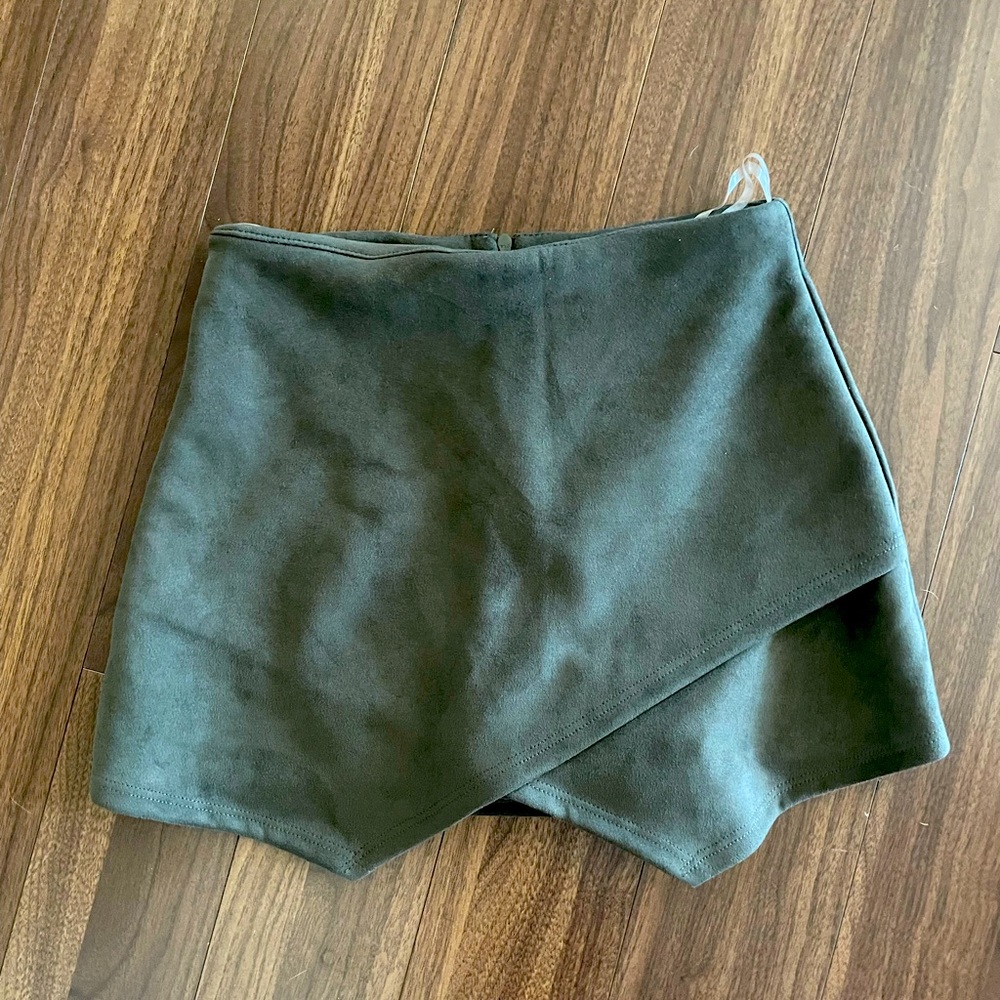 Little Lie Olive Skort